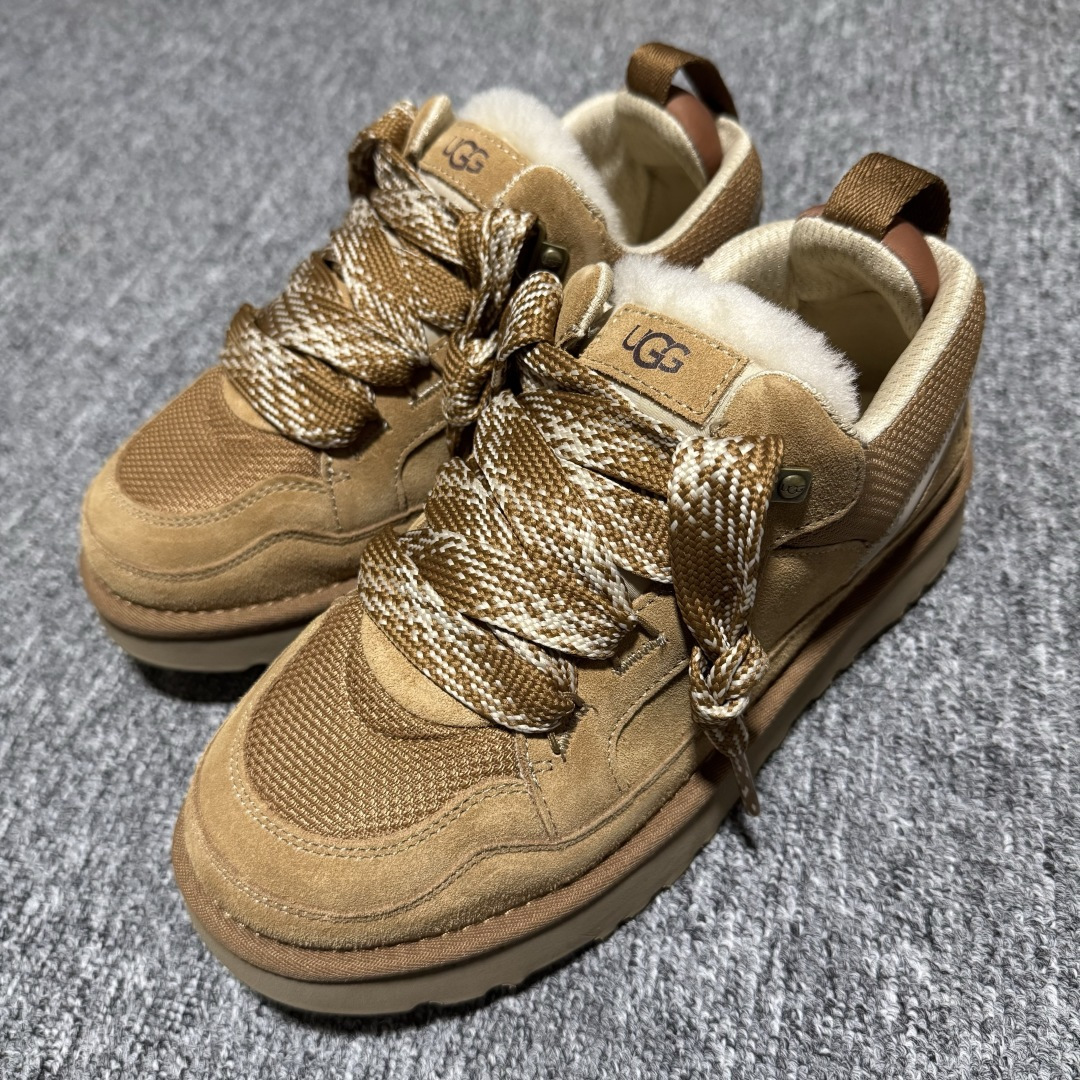 图片[4]-【中性款】 平台外贸专供 UGG Lowmel 梅尔 粗鞋带款 中性雪地靴 面包鞋 1144032 十年品牌制鞋代工厂生产线出品 注重每一处细节 隆丰A级真羊皮毛一体 完全遵循ZP工艺流程打造 内增小麦色加粗鞋带一副 售后需配件完整 尺码：35 36 37 38 39 40 41 42 43 44 45 多版本供应 注意区分品质-选品中心