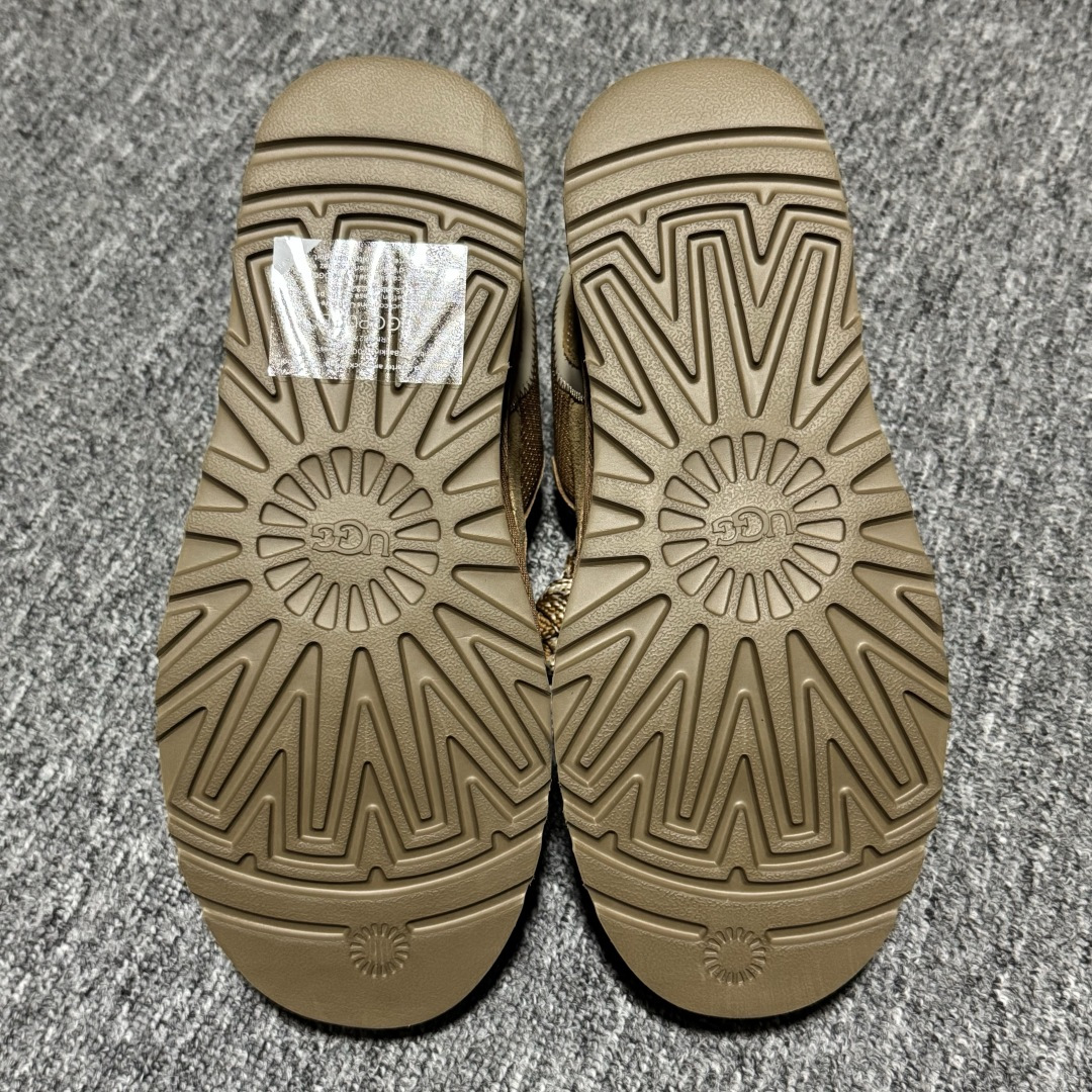 图片[3]-【中性款】 平台外贸专供 UGG Lowmel 梅尔 粗鞋带款 中性雪地靴 面包鞋 1144032 十年品牌制鞋代工厂生产线出品 注重每一处细节 隆丰A级真羊皮毛一体 完全遵循ZP工艺流程打造 内增小麦色加粗鞋带一副 售后需配件完整 尺码：35 36 37 38 39 40 41 42 43 44 45 多版本供应 注意区分品质-选品中心