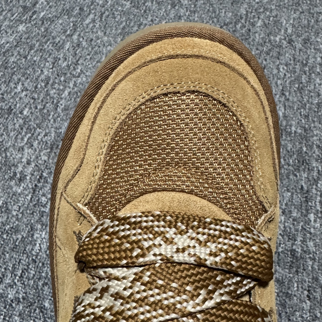 图片[7]-【中性款】 平台外贸专供 UGG Lowmel 梅尔 粗鞋带款 中性雪地靴 面包鞋 1144032 十年品牌制鞋代工厂生产线出品 注重每一处细节 隆丰A级真羊皮毛一体 完全遵循ZP工艺流程打造 内增小麦色加粗鞋带一副 售后需配件完整 尺码：35 36 37 38 39 40 41 42 43 44 45 多版本供应 注意区分品质-选品中心