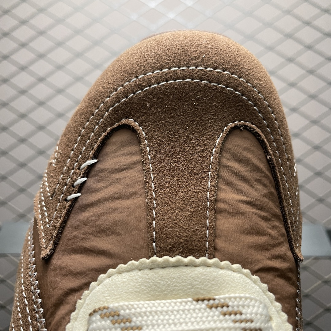 图片[7]-OLD ORDER Turbo-Lite芭蕾复古百搭德训鞋日常防滑透气 低帮 网球休闲 鞋面由多材质拼接打造而成 缝线随着鞋子轮廓整齐排列 兼具设计感及细节感 鞋履内里及鞋舌升级为更加适合春夏天气穿着的轻薄面料 柔软舒适 更加透气 轻薄的橡胶大底覆盖品牌定制纹路 上脚轻盈且具备良好的防滑性 延伸至鞋头及鞋后跟有效防撞 尺码： 35 36 37 38 39 40 41 42 43 44 45-选品中心