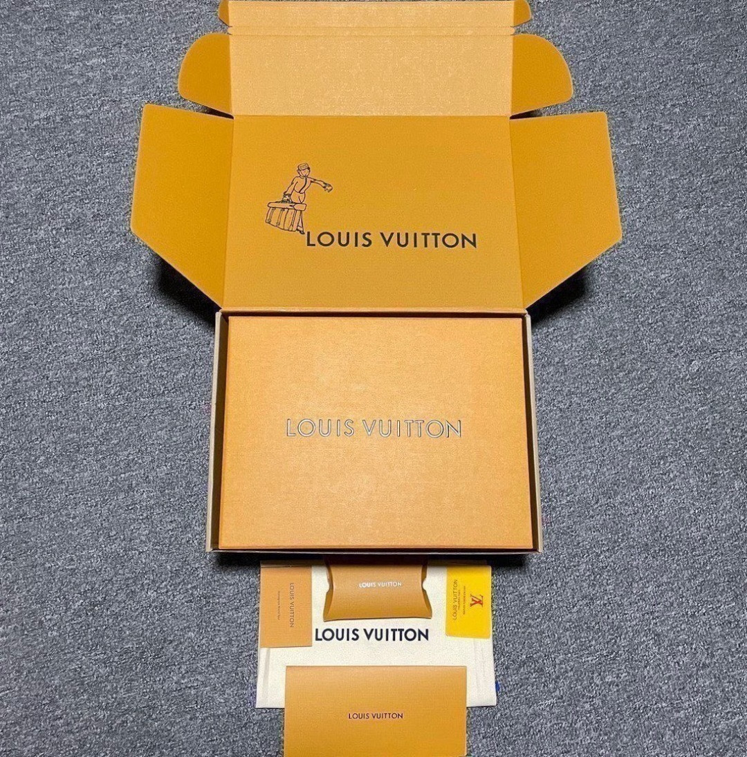图片[8]-Louis Vuitton 路易威登 LV Trainer 低帮休闲板鞋 海淘代购同渠道品质 高端零售 外贸充正专供 原版购入开发 ZP级全套包装 完美楦型 正确卡色 大底TPU 质感媲美原版 细节与原版一致 请注意区分市面通货材 尺码：38 39 40 41 42 43 44 45 46-选品中心