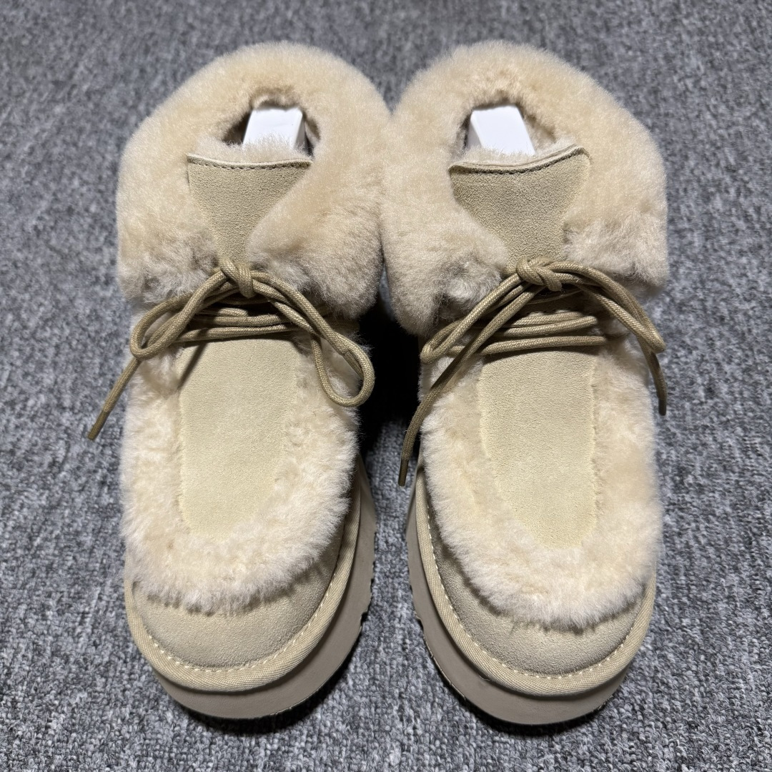 平台外贸专供 UGG Esmee 女子雪地靴 1171532 十年品牌制鞋代工厂生产线出品 注重每一处细节 隆丰A级真羊皮毛一体 完全遵循ZP工艺流程打造 尺码：35 36 37 38 39 40-选品中心