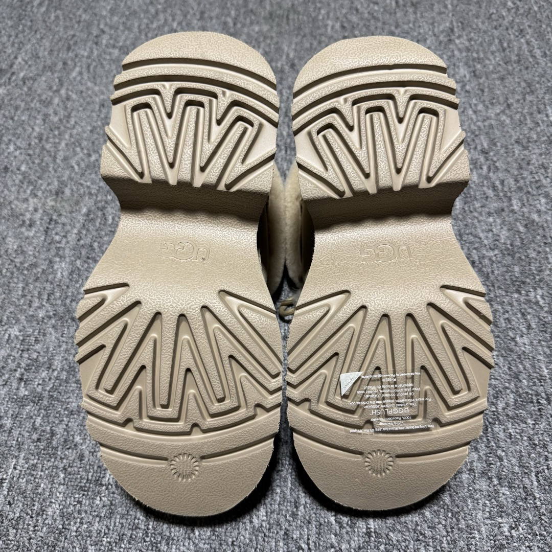 图片[3]-平台外贸专供 UGG Esmee 女子雪地靴 1171532 十年品牌制鞋代工厂生产线出品 注重每一处细节 隆丰A级真羊皮毛一体 完全遵循ZP工艺流程打造 尺码：35 36 37 38 39 40-选品中心