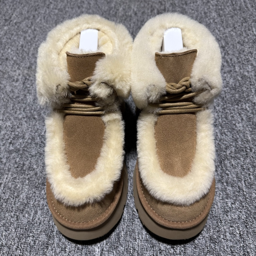 平台外贸专供 UGG Esmee 女子雪地靴 1171532 十年品牌制鞋代工厂生产线出品 注重每一处细节 隆丰A级真羊皮毛一体 完全遵循ZP工艺流程打造 尺码：35 36 37 38 39 40-选品中心