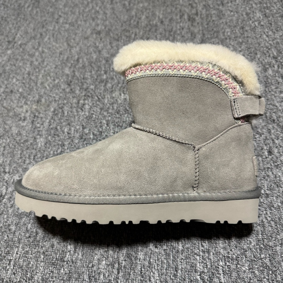 图片[5]-平台外贸专供 UGG Novelty 女子雪地靴 1174517 十年品牌制鞋代工厂生产线出品 注重每一处细节 隆丰A级真羊皮毛一体 完全遵循ZP工艺流程打造 尺码：35 36 37 38 39 40-选品中心