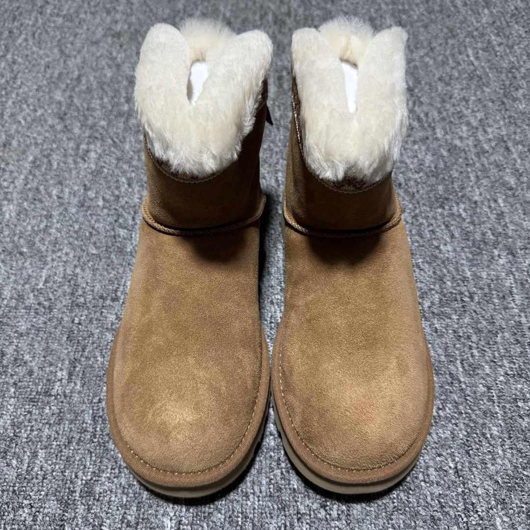 平台外贸专供 UGG Novelty 女子雪地靴 1174517 十年品牌制鞋代工厂生产线出品 注重每一处细节 隆丰A级真羊皮毛一体 完全遵循ZP工艺流程打造 尺码：35 36 37 38 39 40-选品中心