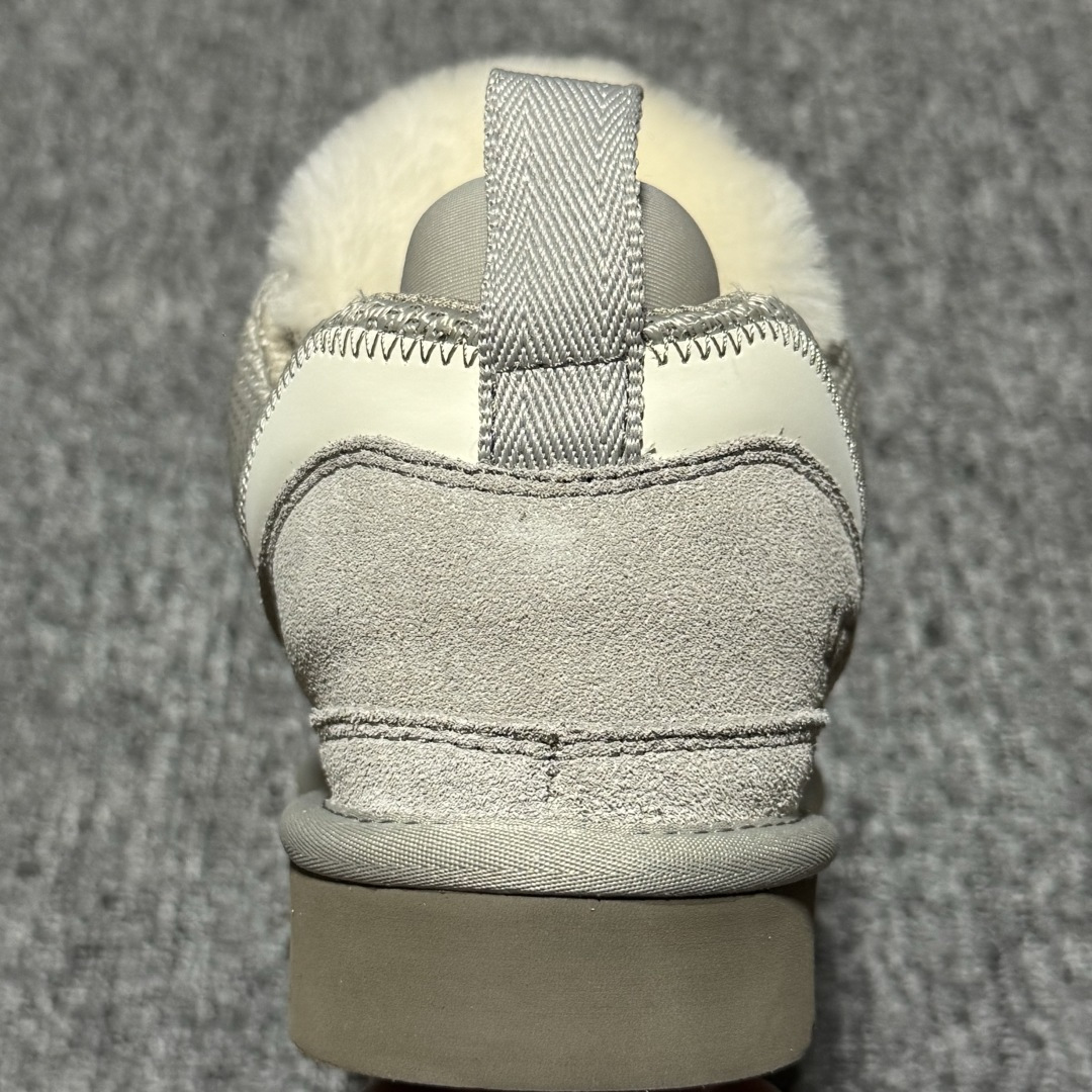 图片[8]-【中性款】 平台外贸专供 UGG Lowmel 梅尔 粗鞋带款 中性雪地靴 面包鞋 1144032 十年品牌制鞋代工厂生产线出品 注重每一处细节 隆丰A级真羊皮毛一体 完全遵循ZP工艺流程打造 内增灰色加粗鞋带一副 售后需配件完整 尺码：35 36 37 38 39 40 41 42 43 44 45 多版本供应 注意区分品质-选品中心