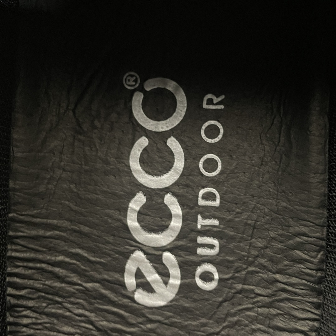 图片[8]-ECCO 爱步 运动鞋男 秋季双色拼接透气舒适跑步鞋 健步BIOM系列新款 825922 甄选牛皮面料 鞋头打孔设计+皮革织物混合内衬 告别闷热，透气舒适 鞋底撞色设计搭配鞋带，自由切换拓展多元穿搭可能 搭载BIOM®NATURAL MOTION®科技 符合人体工学鞋楦 贴近天然足部形态，塑造舒适运动体验 合脚稳固 舒适在线 大底采用高效橡胶 贴合脚部线条 动态分散运动冲击力 打破常规，为行走带来自然律动 尺码：38 39 40 41 42 43 44（皮鞋码）-选品中心