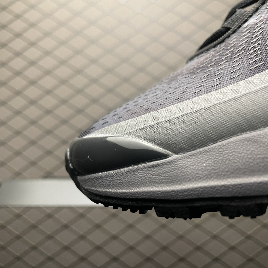 图片[6]-NK Air Max Dn 气垫跑鞋 IM6136-001 全新鞋款在同侧采用了圆柱仓式的设计，不仅有防滑耐磨性功能，还搭配了周围一圈柔软的泡棉材质，提供全新的复合脚感八成还是泡棉脚感 尺码：40 41 42 43 44 45-选品中心