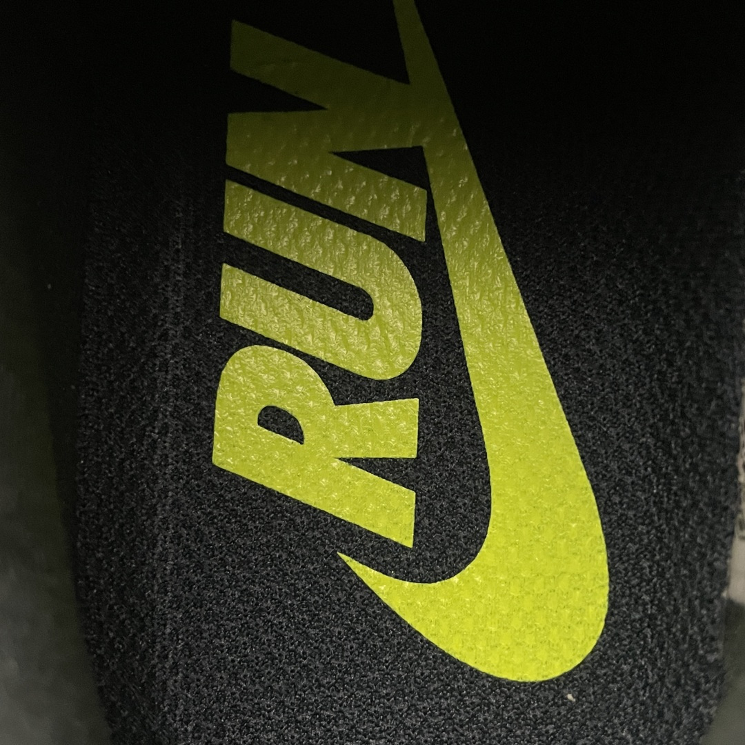 图片[8]-NK Vomero Plus 网面透气跑步鞋 HV8150-300 尺码：36 36.5 37.5 38 38.5 39 40 40.5 41 42 42.5 43 44 44.5 45 46-选品中心