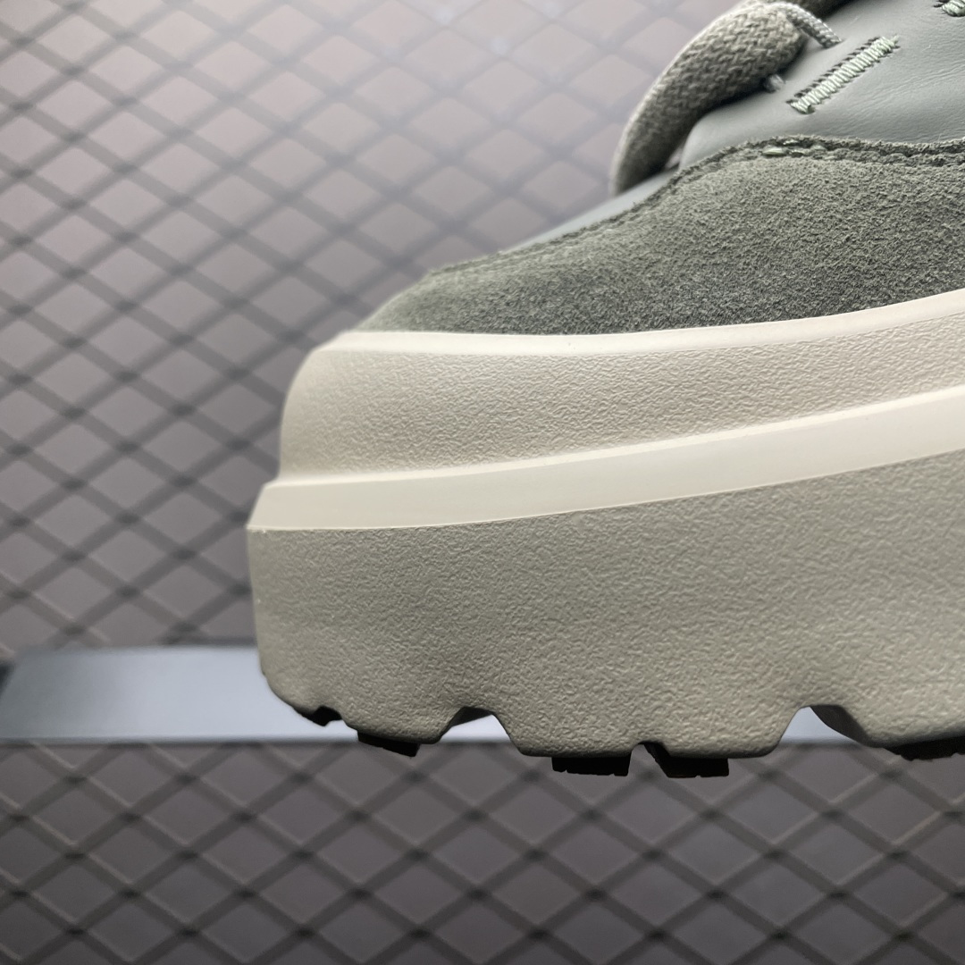 图片[6]-女 男平台外贸专供 UGG Heritage 中性雪地靴 面包鞋 1170910 十年品牌制鞋代工厂生产线出品 注重每一处细节 隆丰A级真羊皮毛一体 完全遵循ZP工艺流程打造 尺码：35 36 37 38 39 40 41 42 43 44 45 \”},\”share\”：{\”ewmpMiniAppName\”：\”-选品中心