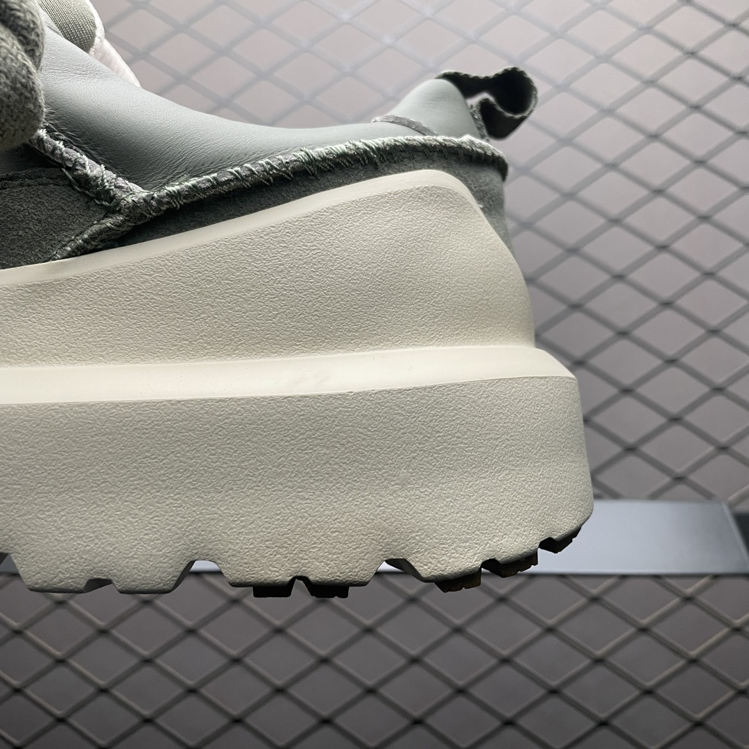 图片[4]-女 男平台外贸专供 UGG Heritage 中性雪地靴 面包鞋 1170910 十年品牌制鞋代工厂生产线出品 注重每一处细节 隆丰A级真羊皮毛一体 完全遵循ZP工艺流程打造 尺码：35 36 37 38 39 40 41 42 43 44 45 \”},\”share\”：{\”ewmpMiniAppName\”：\”-选品中心