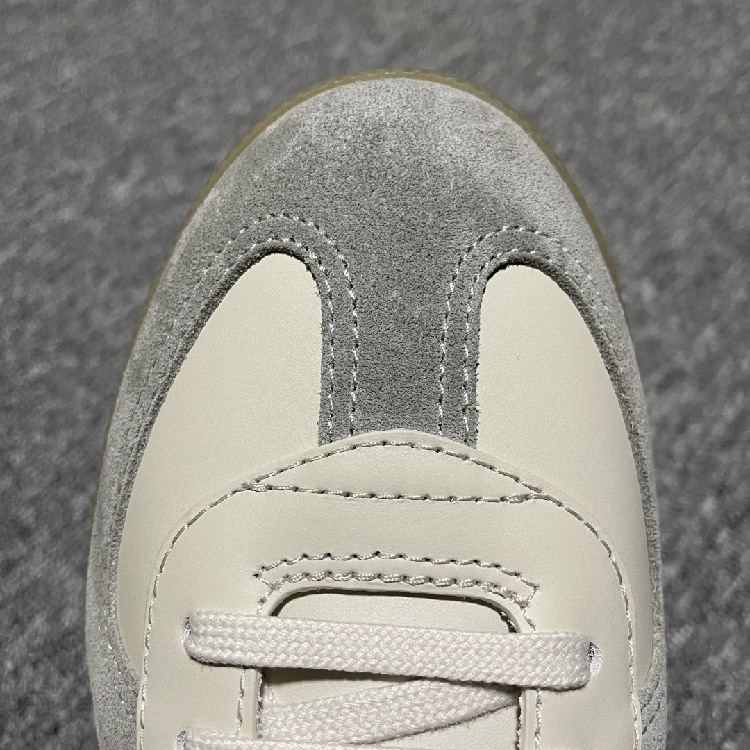 图片[7]-Dior 迪奥 B01 老钱风 低帮休闲板鞋 海淘代购同渠道品质 原版购入开发 私模大底 进口牛皮鞋面（内里胎牛皮）打造 高端零售 外贸充正专供 ZP级全套包装 完美楦型 正确卡色 质感媲美原版 细节与原版一致 请注意区分市面通货材 尺码：38 39 40 41 42 43 44 45 46-选品中心