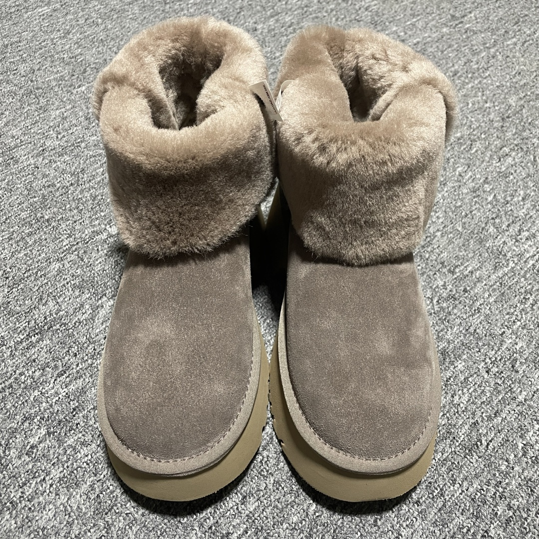 平台外贸专供 UGG 高帮雪地靴 1171533 十年品牌制鞋代工厂生产线出品 注重每一处细节 隆丰A级真羊皮毛一体 完全遵循ZP工艺流程打造 尺码：35 36 37 38 39 40-选品中心