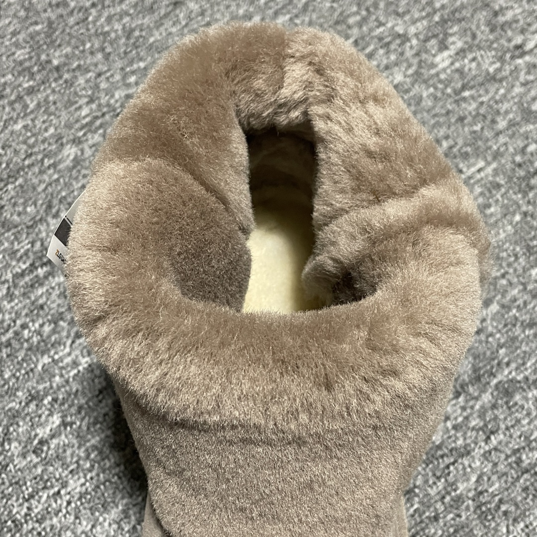 图片[9]-平台外贸专供 UGG 高帮雪地靴 1171533 十年品牌制鞋代工厂生产线出品 注重每一处细节 隆丰A级真羊皮毛一体 完全遵循ZP工艺流程打造 尺码：35 36 37 38 39 40-选品中心