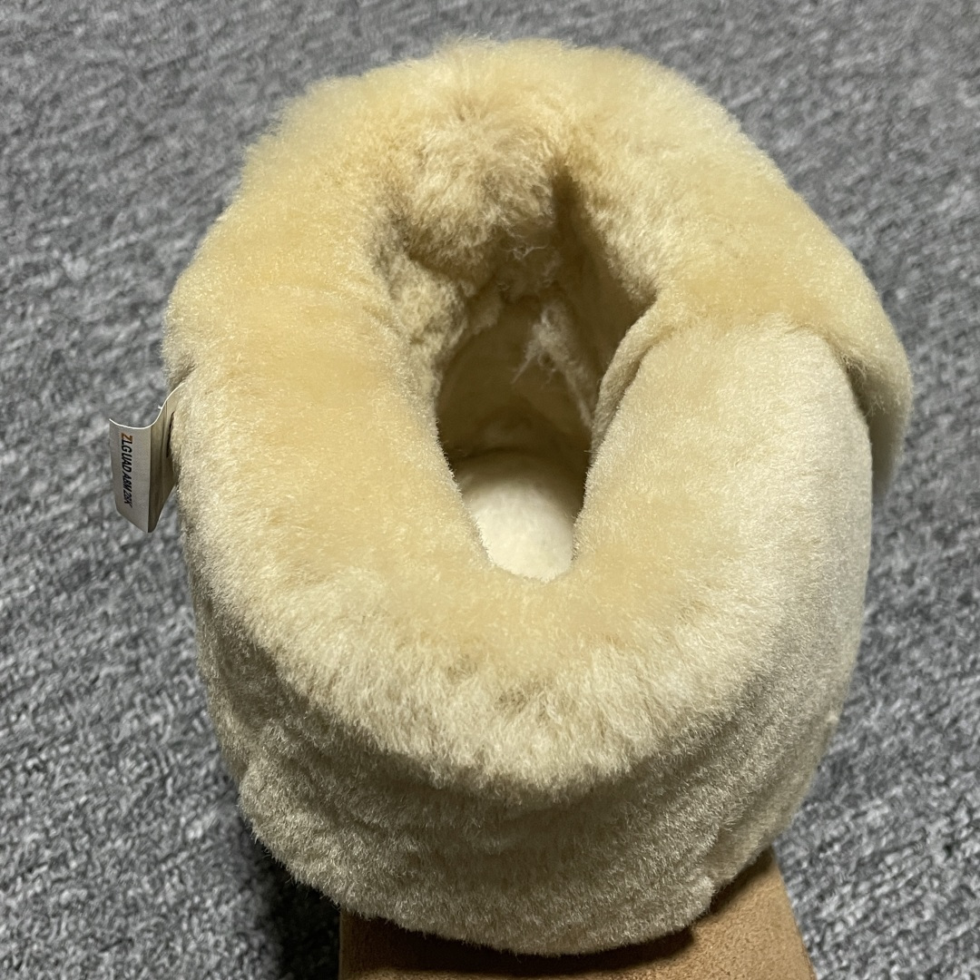 图片[9]-平台外贸专供 UGG 高帮雪地靴 1171533 十年品牌制鞋代工厂生产线出品 注重每一处细节 隆丰A级真羊皮毛一体 完全遵循ZP工艺流程打造 尺码：35 36 37 38 39 40-选品中心