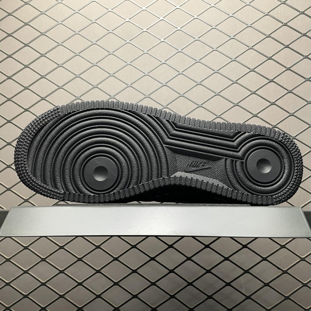 NK Air Force 1 Low 空军一号低帮休闲板鞋 HQ2037-006 原厂冲刀皮料切割干净 