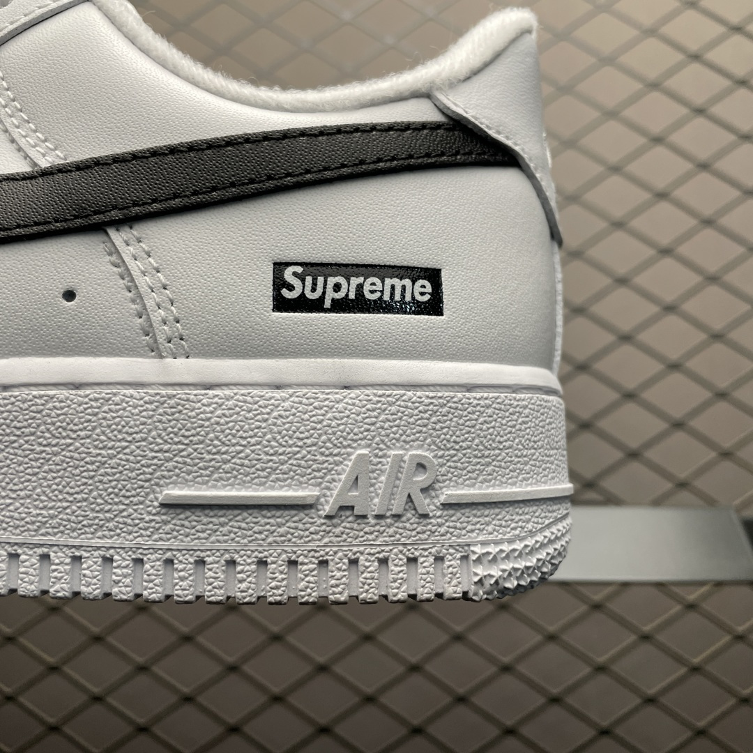 图片[4]-Supreme x NK Air Force 1 Low SUP联名款 空军一号低帮休闲板鞋 CU9225-102 原厂冲刀皮料切割干净 无任何毛边 打造纯正空军 全掌内置蜂窝气垫 原盒配件 原厂中底钢印、拉帮完美 全套原楦原模倾力打造完美版型 尺码：36 36.5 37.5 38 38.5 39 40 40.5 41 42 42.5 43 44 44.5 45 46 47.5-选品中心