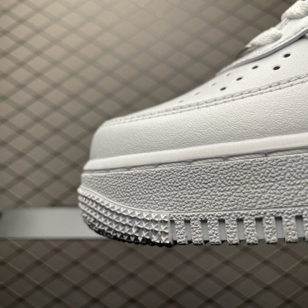 图片[6]-Supreme x NK Air Force 1 Low SUP联名款 空军一号低帮休闲板鞋 CU9225-102 原厂冲刀皮料切割干净 无任何毛边 打造纯正空军 全掌内置蜂窝气垫 原盒配件 原厂中底钢印、拉帮完美 全套原楦原模倾力打造完美版型 尺码：36 36.5 37.5 38 38.5 39 40 40.5 41 42 42.5 43 44 44.5 45 46 47.5-选品中心