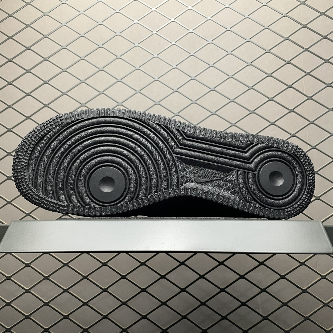 图片[5]-Supreme x NK Air Force 1 Low SUP联名款 空军一号低帮休闲板鞋 CU9225-002 原厂冲刀皮料切割干净 无任何毛边 打造纯正空军 全掌内置蜂窝气垫 原盒配件 原厂中底钢印、拉帮完美 全套原楦原模倾力打造完美版型 尺码：36 36.5 37.5 38 38.5 39 40 40.5 41 42 42.5 43 44 44.5 45 46 47.5-选品中心