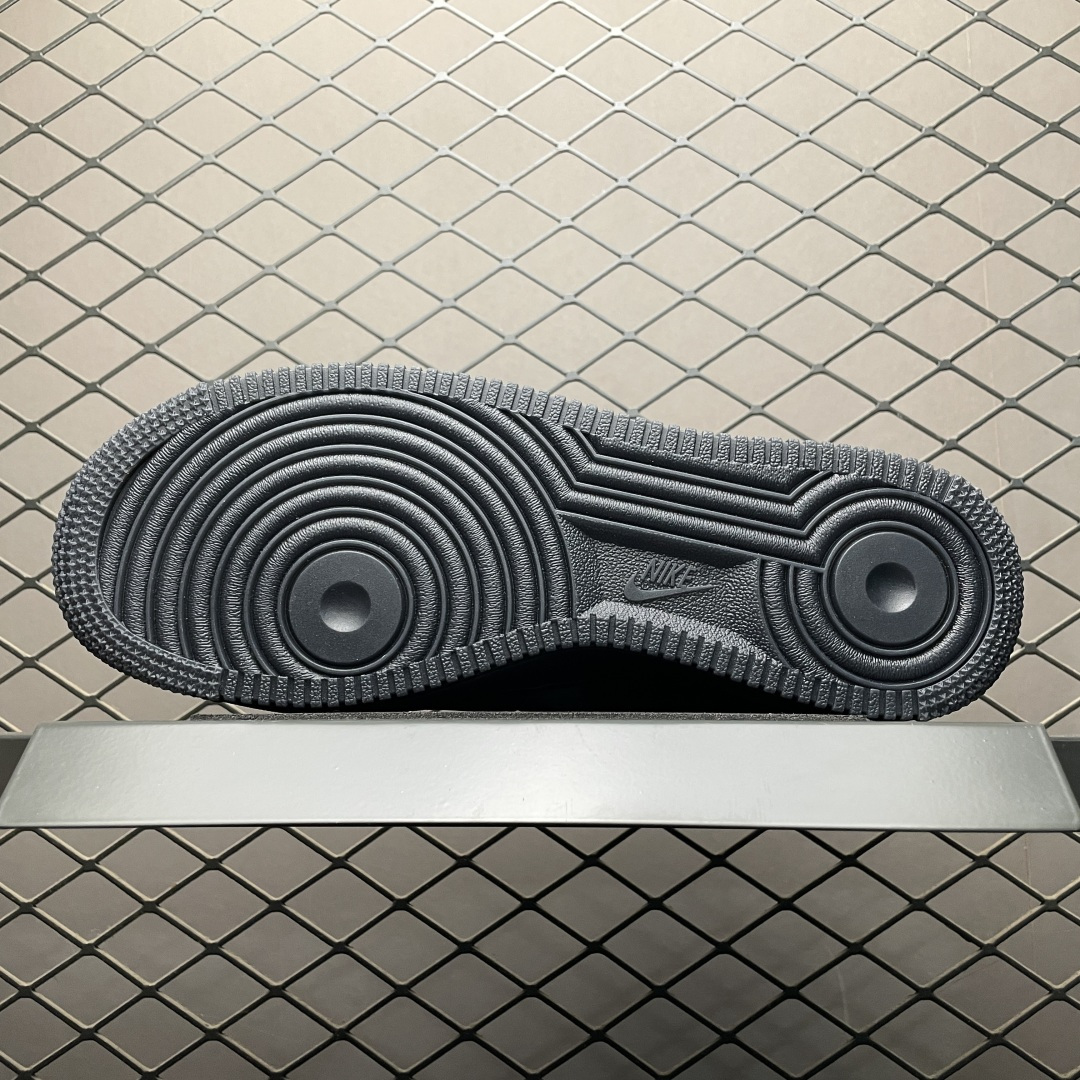 NK Air Force 1 Low 空军一号低帮休闲板鞋 CJ9179-001 原厂冲刀皮料切割干净 