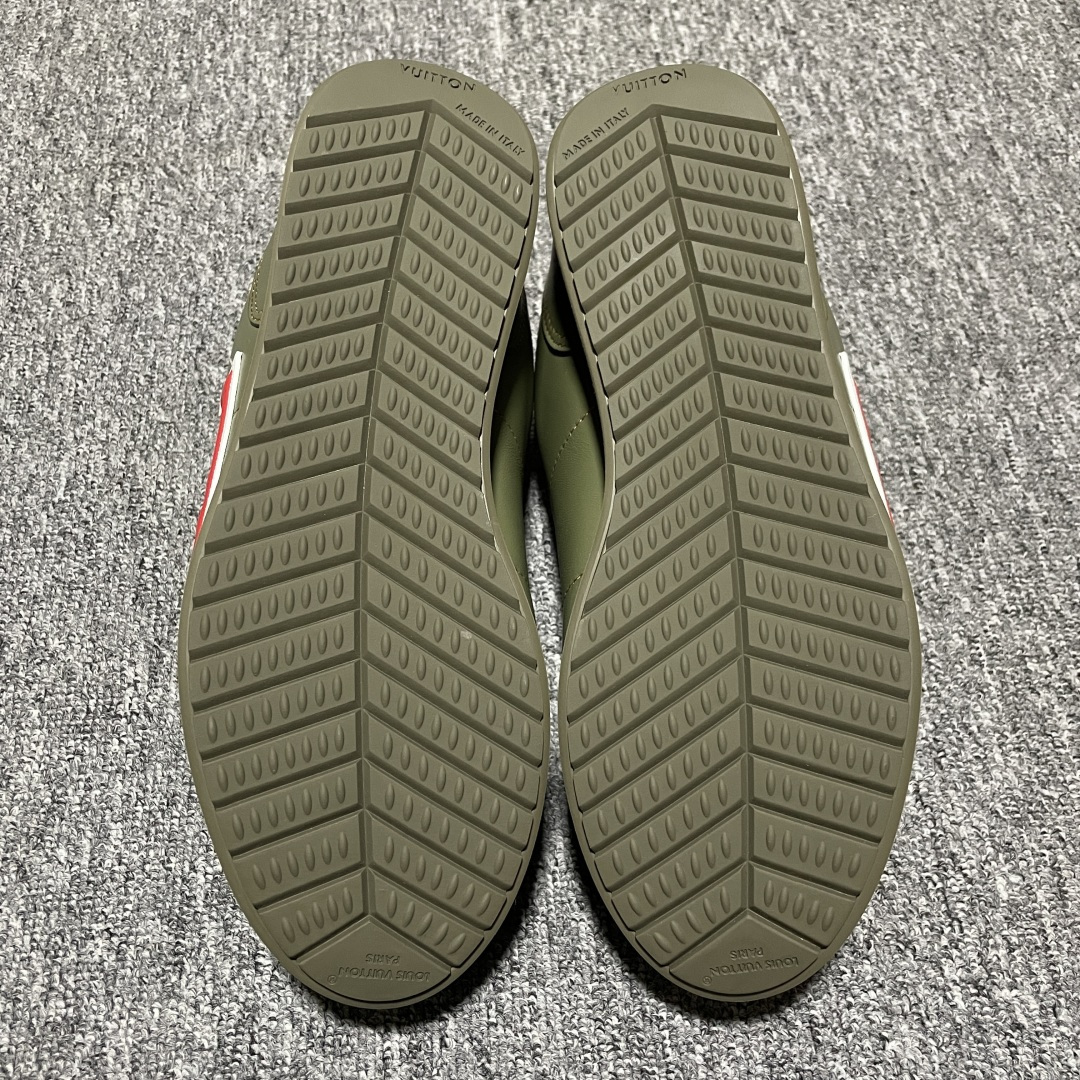 图片[3]-M版纯原 Nigo x Louis Vuitton 路易威登 LV Buttersoft 阿甘鞋 低帮休闲面包鞋 全新订单 高端零售外贸充正专供 原版购入开发 全鞋羊皮 牛皮鞋面 ZP级全套包装 完美楦型 正确卡色 大底TPU 质感媲美原版 细节与原版一致 请注意区分市面通货材 尺码：35 36 37 38 39 40 41 42 43 44 45 46 偏大一码-选品中心