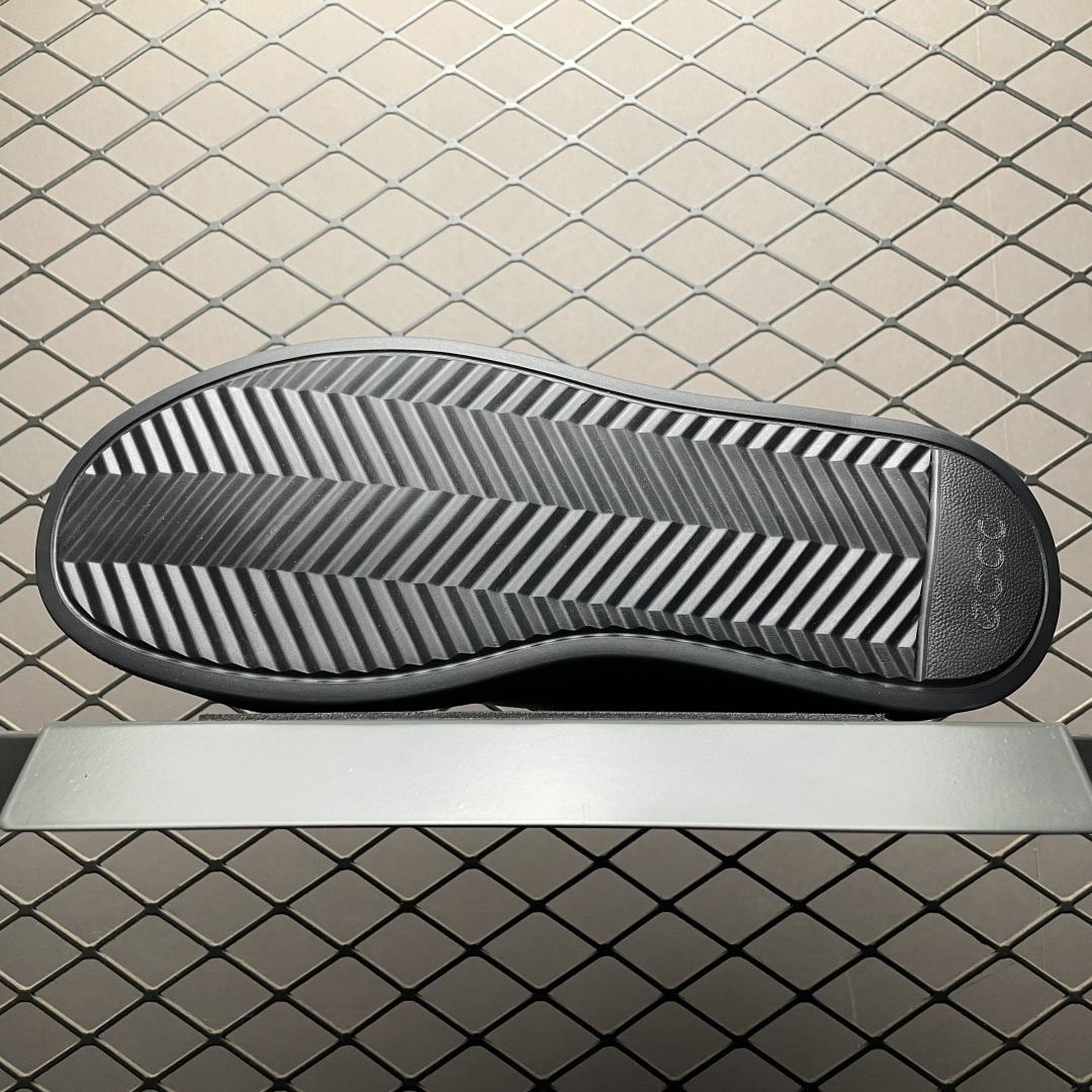 图片[5]-ECCO 爱步 柔酷7号系列 经典百搭低帮板鞋 470364 鞋面采用臻选牛皮 质感丰富，脚感柔软舒适 鞋面设有GORE-TEX防水薄膜 给你贴心防水保护 简约系带 贴合脚型 橡胶鞋底 轻盈柔韧，防滑耐磨 舒适耐穿 随享出行 休闲百搭 简约利落 尺码：38 39 40 41 42 43 44（皮鞋码）-选品中心