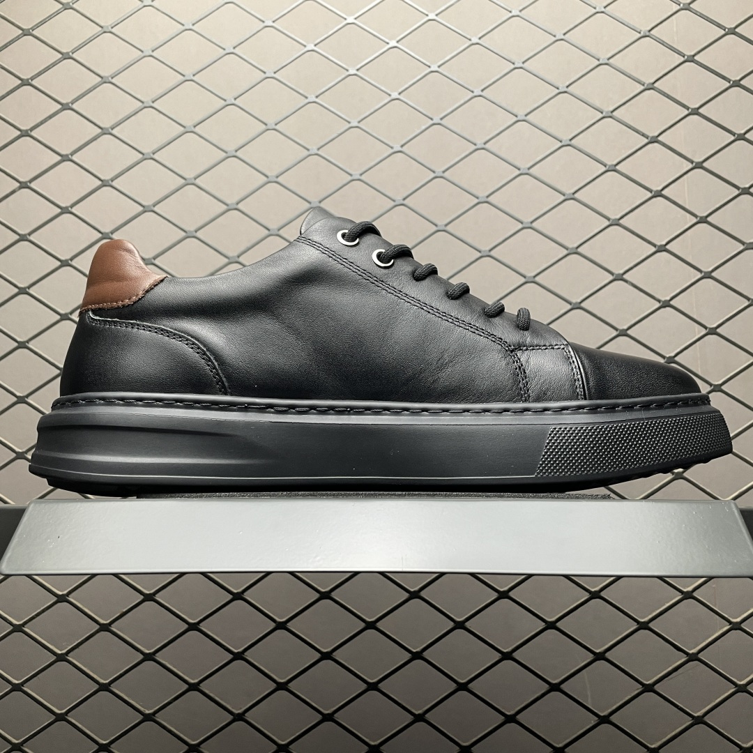 图片[3]-ECCO 爱步 柔酷7号系列 经典百搭低帮板鞋 470364 鞋面采用臻选牛皮 质感丰富，脚感柔软舒适 鞋面设有GORE-TEX防水薄膜 给你贴心防水保护 简约系带 贴合脚型 橡胶鞋底 轻盈柔韧，防滑耐磨 舒适耐穿 随享出行 休闲百搭 简约利落 尺码：38 39 40 41 42 43 44（皮鞋码）-选品中心