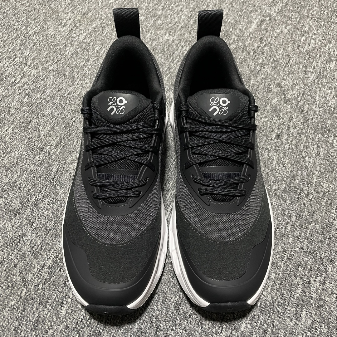 纯原版 Loewe x ON 罗意威昂跑联名 Cloudtilt 2.0 系列 M929282X17-1100 市售最高品质出货 全系列配色均原鞋购入开发打造 全新独立私模 高端零售 外贸平台充正品质 独家定制全套包装 内含防尘袋一个 注意：售后需完整退回 尺码：36 36.5 37 38 38.5 39 40 40.5 41 42 42.5 43 44 44.5 45 46-选品中心