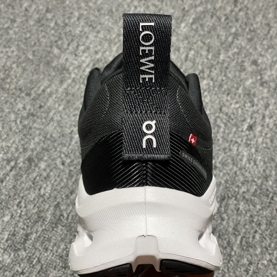 图片[9]-纯原版 Loewe x ON 罗意威昂跑联名 Cloudtilt 2.0 系列 M929282X17-1100 市售最高品质出货 全系列配色均原鞋购入开发打造 全新独立私模 高端零售 外贸平台充正品质 独家定制全套包装 内含防尘袋一个 注意：售后需完整退回 尺码：36 36.5 37 38 38.5 39 40 40.5 41 42 42.5 43 44 44.5 45 46-选品中心