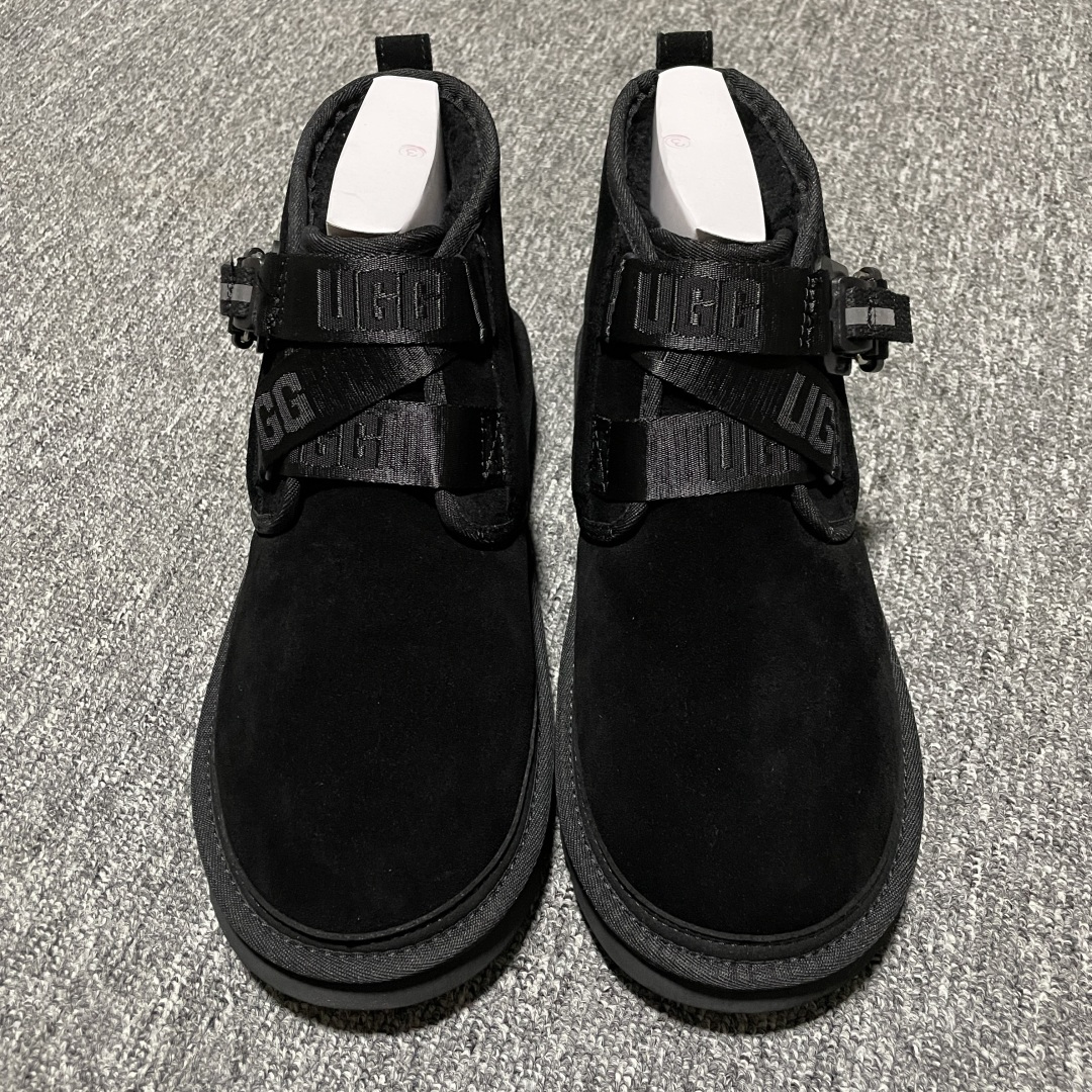 平台外贸专供 UGG Neumel 男士雪地靴 1130720 外贸平台充Z 高端零售专供品质 十年品牌制鞋代工厂生产线出品 注重每一处细节 隆丰A级真羊皮毛一体 完全遵循ZP工艺流程打造 尺码：39 40 41 42 43 44 45-选品中心