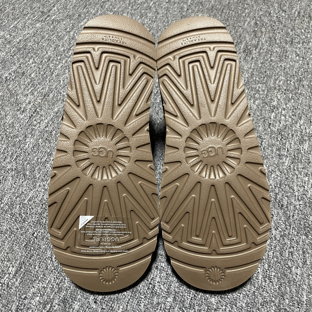 图片[3]-平台外贸专供 UGG Neumel 男士雪地靴 1130720 外贸平台充Z 高端零售专供品质 十年品牌制鞋代工厂生产线出品 注重每一处细节 隆丰A级真羊皮毛一体 完全遵循ZP工艺流程打造 尺码：39 40 41 42 43 44 45-选品中心