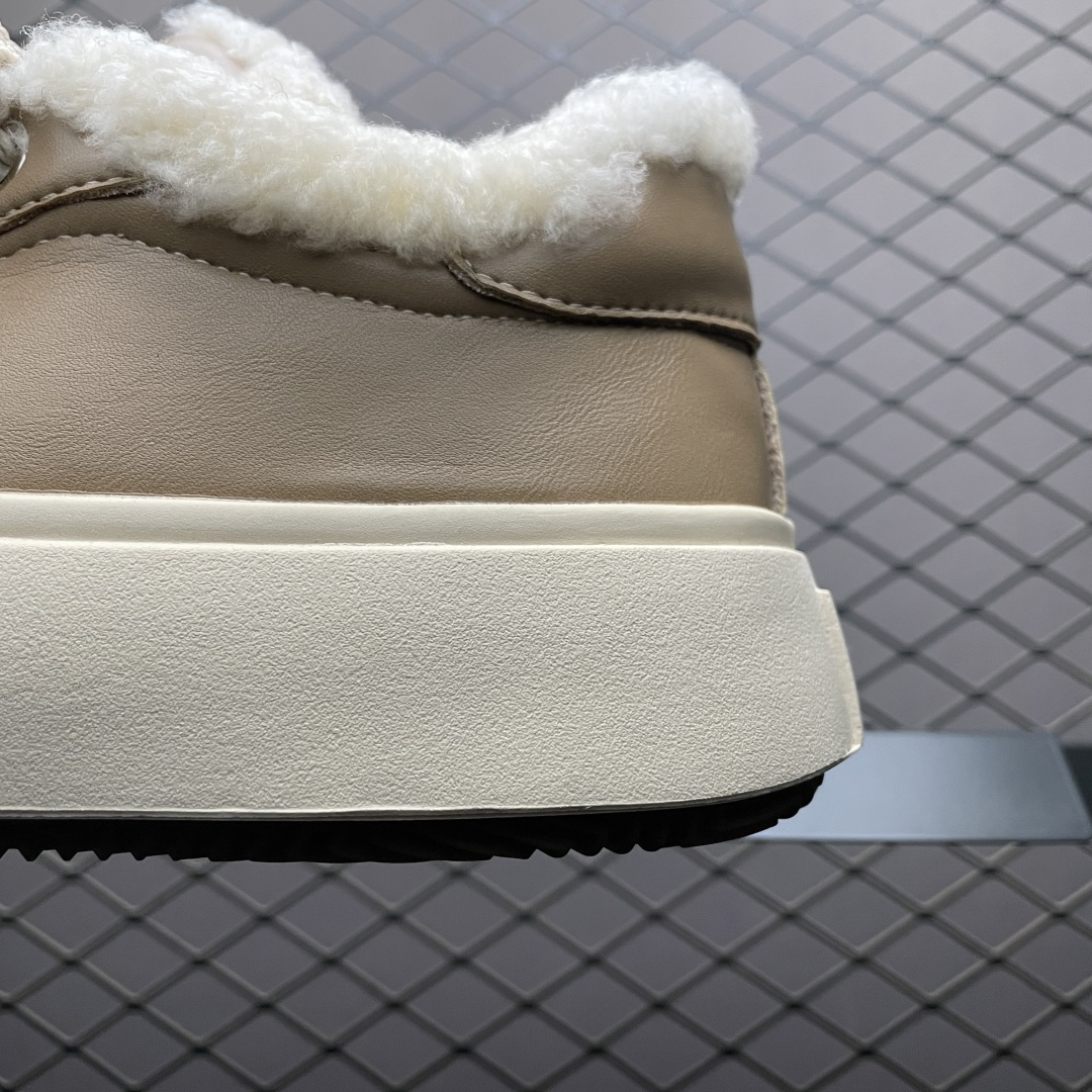 图片[4]-GG-CC赵露思 秋冬加绒裤雪地靴毛毛鞋 秋冬保暖好物 真羊毛加绒魔术贴板鞋 真羊毛内里 轻便舒适 非假绒 冬季保暖外出 家居都是很适合的选择 4.5cm增高 橡胶大底!耐磨秒变大长腿 尺码：35 36 37 38 39 40-选品中心