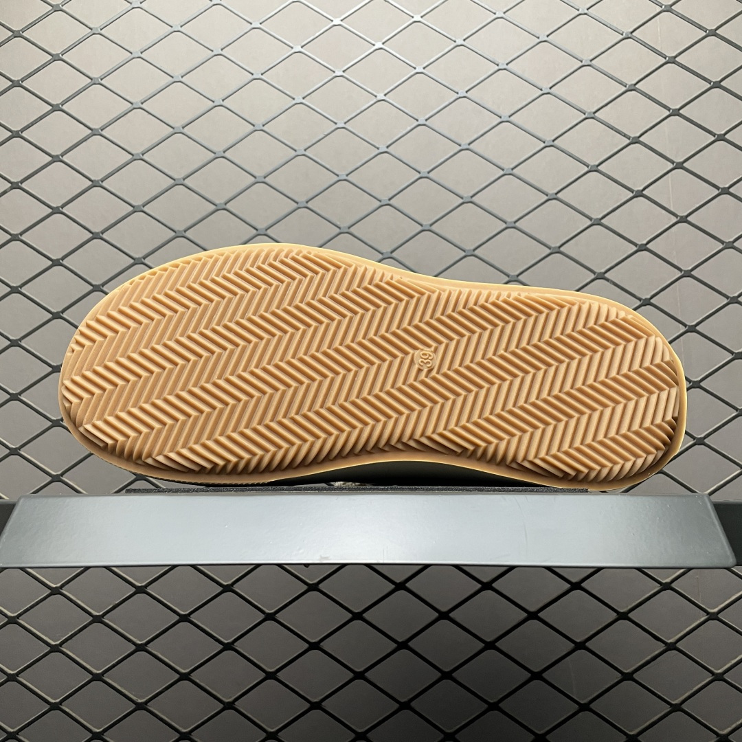 图片[5]-GG-CC赵露思 秋冬加绒裤雪地靴毛毛鞋 秋冬保暖好物 真羊毛加绒魔术贴板鞋 真羊毛内里 轻便舒适 非假绒 冬季保暖外出 家居都是很适合的选择 4.5cm增高 橡胶大底!耐磨秒变大长腿 尺码：35 36 37 38 39 40-选品中心