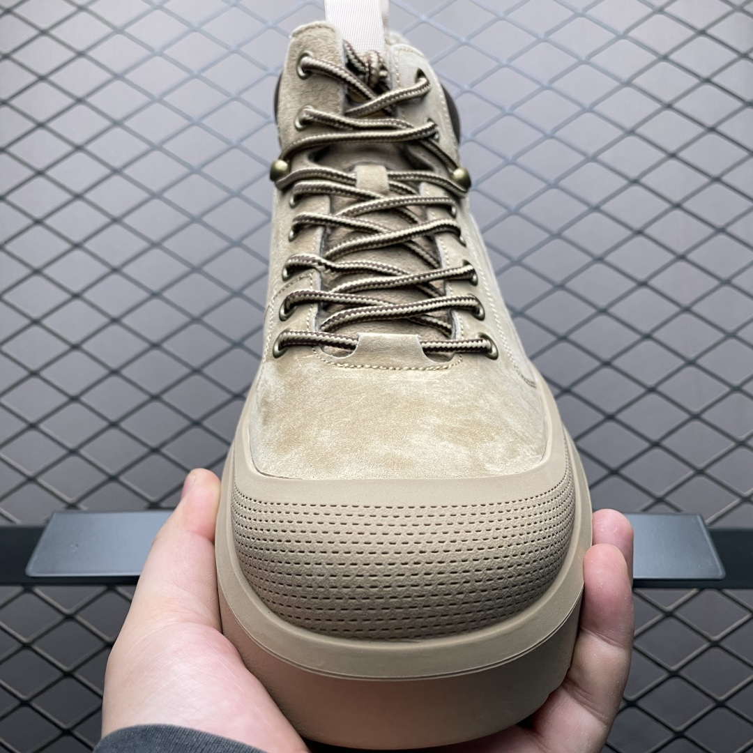 图片[9]-UGG 客制款 中帮男士休闲鞋雪地靴马丁靴系列 U6339M 广东大厂品质 秋冬新款 时尚潮流搭配 面料釆用意大利进口磨砂牛皮 全鞋真牛皮材料 大底到五金都是代工厂原材料制作 日常随意搭配 型男必备 尺码：39 40 41 42 43 44-选品中心