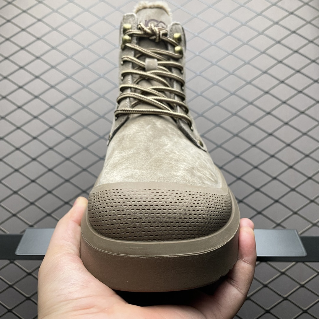 图片[9]-UGG 客制款 中帮男士休闲鞋雪地靴马丁靴系列 U6335M 广东大厂品质 秋冬新款 时尚潮流搭配 面料釆用意大利进口磨砂牛皮 全鞋真牛皮材料 大底到五金都是代工厂原材料制作 日常随意搭配 型男必备 尺码：38 39 40 41 42 43 44-选品中心