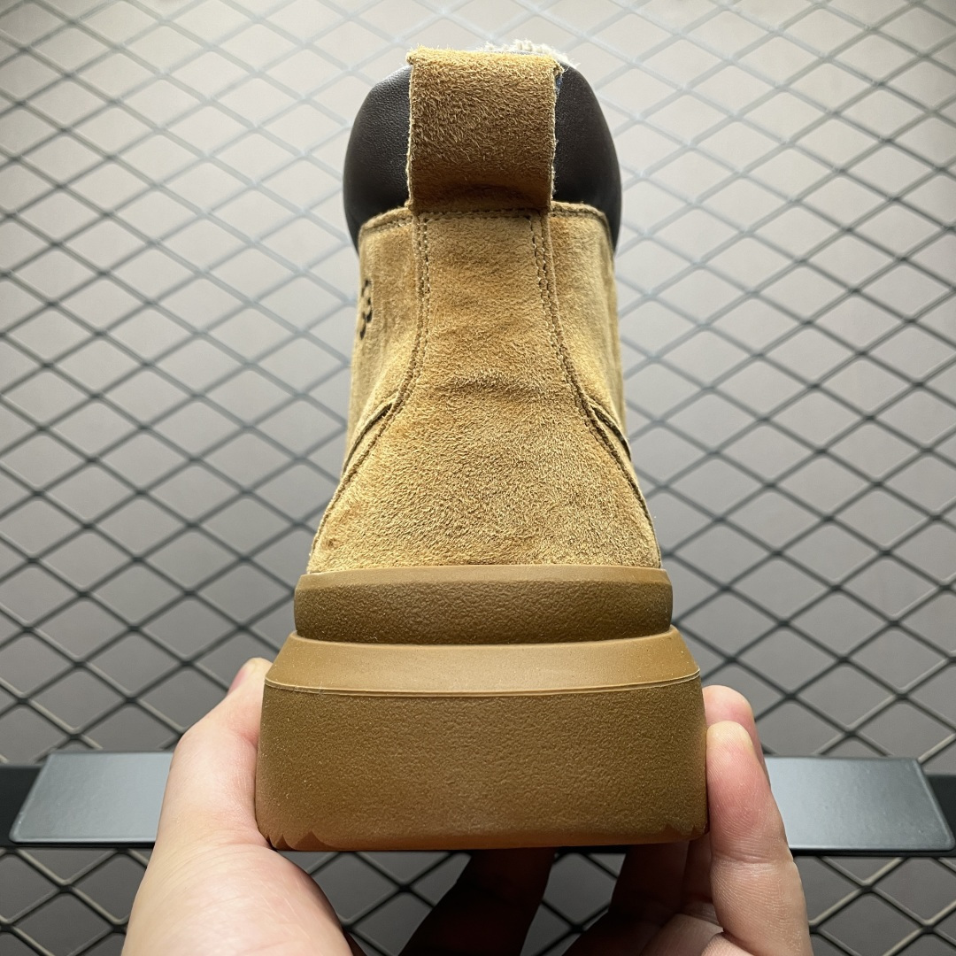 图片[2]-UGG 客制款 中帮男士休闲鞋雪地靴马丁靴系列 U6335M 广东大厂品质 秋冬新款 时尚潮流搭配 面料釆用意大利进口磨砂牛皮 全鞋真牛皮材料 大底到五金都是代工厂原材料制作 日常随意搭配 型男必备 尺码：38 39 40 41 42 43 44-选品中心