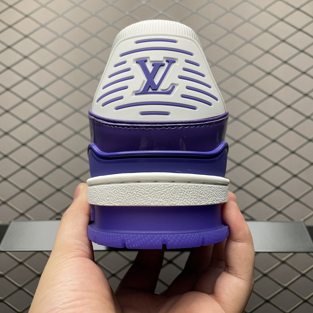 图片[2]-Louis Vuitton 路易威登 LV Trainer 低帮休闲板鞋 海淘代购同渠道品质 高端零售 外贸充正专供 原版购入开发 ZP级全套包装 完美楦型 正确卡色 大底TPU 质感媲美原版 细节与原版一致 请注意区分市面通货材 尺码：38 39 40 41 42 43 44 45 46-选品中心
