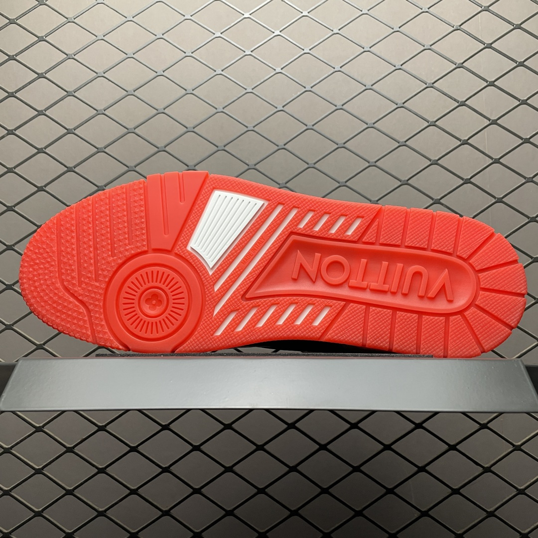 图片[5]-Louis Vuitton 路易威登 LV Trainer 低帮休闲板鞋 海淘代购同渠道品质 高端零售 外贸充正专供 原版购入开发 ZP级全套包装 完美楦型 正确卡色 大底TPU 质感媲美原版 细节与原版一致 请注意区分市面通货材 尺码：38 39 40 41 42 43 44 45 46-选品中心