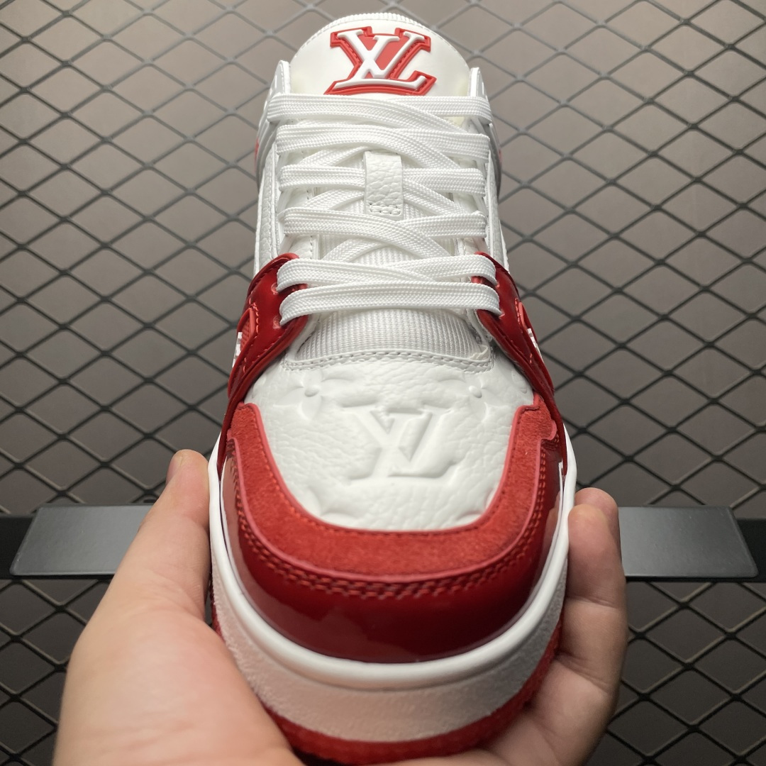 图片[9]-Louis Vuitton 路易威登 LV Trainer 低帮休闲板鞋 海淘代购同渠道品质 高端零售 外贸充正专供 原版购入开发 ZP级全套包装 完美楦型 正确卡色 大底TPU 质感媲美原版 细节与原版一致 请注意区分市面通货材 尺码：38 39 40 41 42 43 44 45 46-选品中心