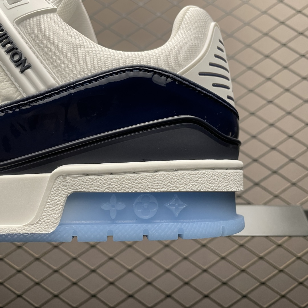 图片[4]-Louis Vuitton 路易威登 LV Trainer 低帮休闲板鞋 海淘代购同渠道品质 高端零售 外贸充正专供 原版购入开发 ZP级全套包装 完美楦型 正确卡色 大底TPU 质感媲美原版 细节与原版一致 请注意区分市面通货材 尺码：38 39 40 41 42 43 44 45 46-选品中心