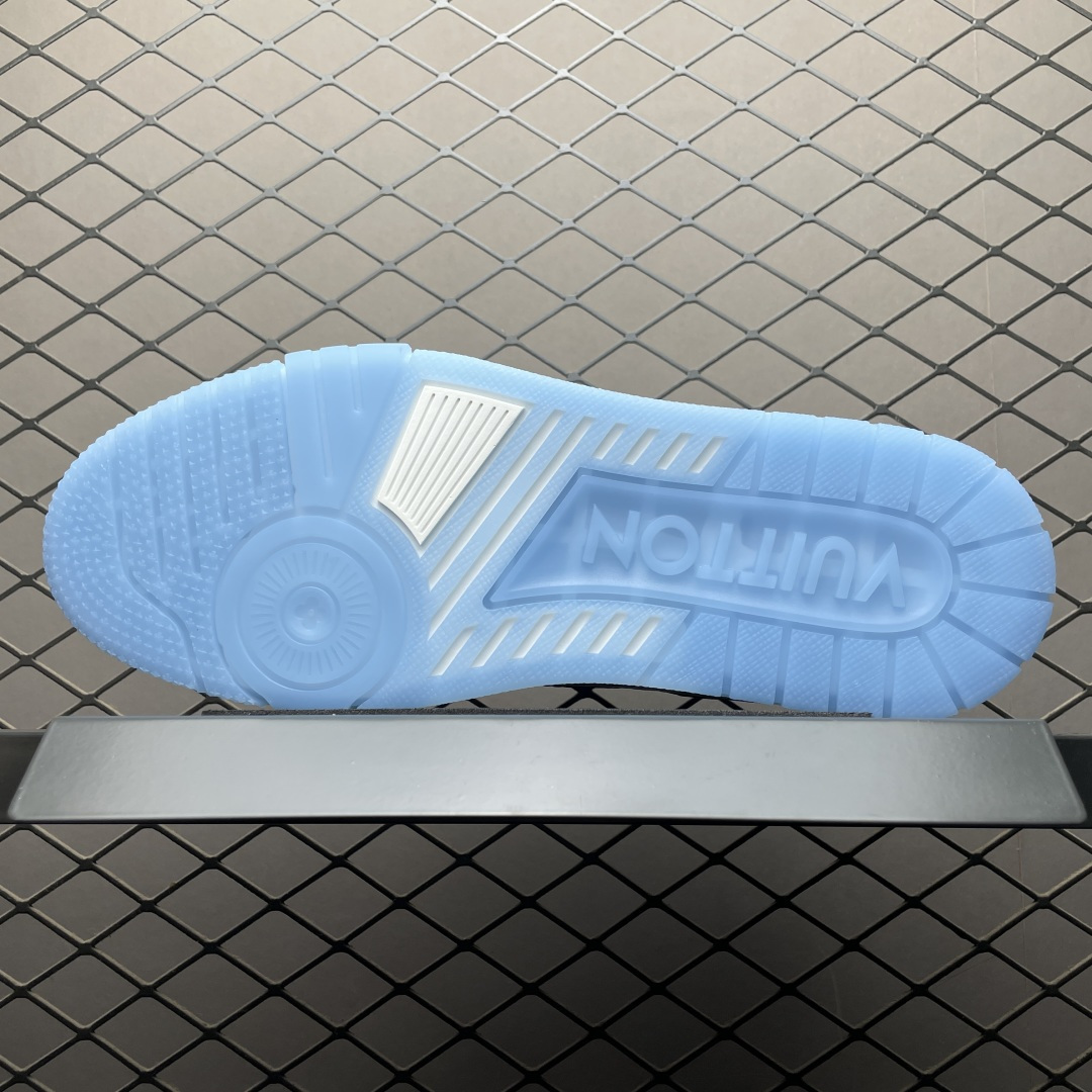 图片[5]-Louis Vuitton 路易威登 LV Trainer 低帮休闲板鞋 海淘代购同渠道品质 高端零售 外贸充正专供 原版购入开发 ZP级全套包装 完美楦型 正确卡色 大底TPU 质感媲美原版 细节与原版一致 请注意区分市面通货材 尺码：38 39 40 41 42 43 44 45 46-选品中心