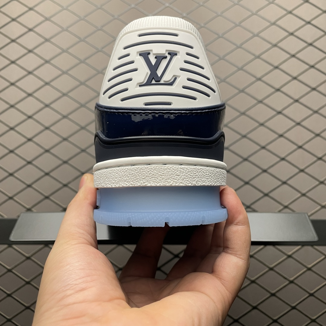 图片[2]-Louis Vuitton 路易威登 LV Trainer 低帮休闲板鞋 海淘代购同渠道品质 高端零售 外贸充正专供 原版购入开发 ZP级全套包装 完美楦型 正确卡色 大底TPU 质感媲美原版 细节与原版一致 请注意区分市面通货材 尺码：38 39 40 41 42 43 44 45 46-选品中心