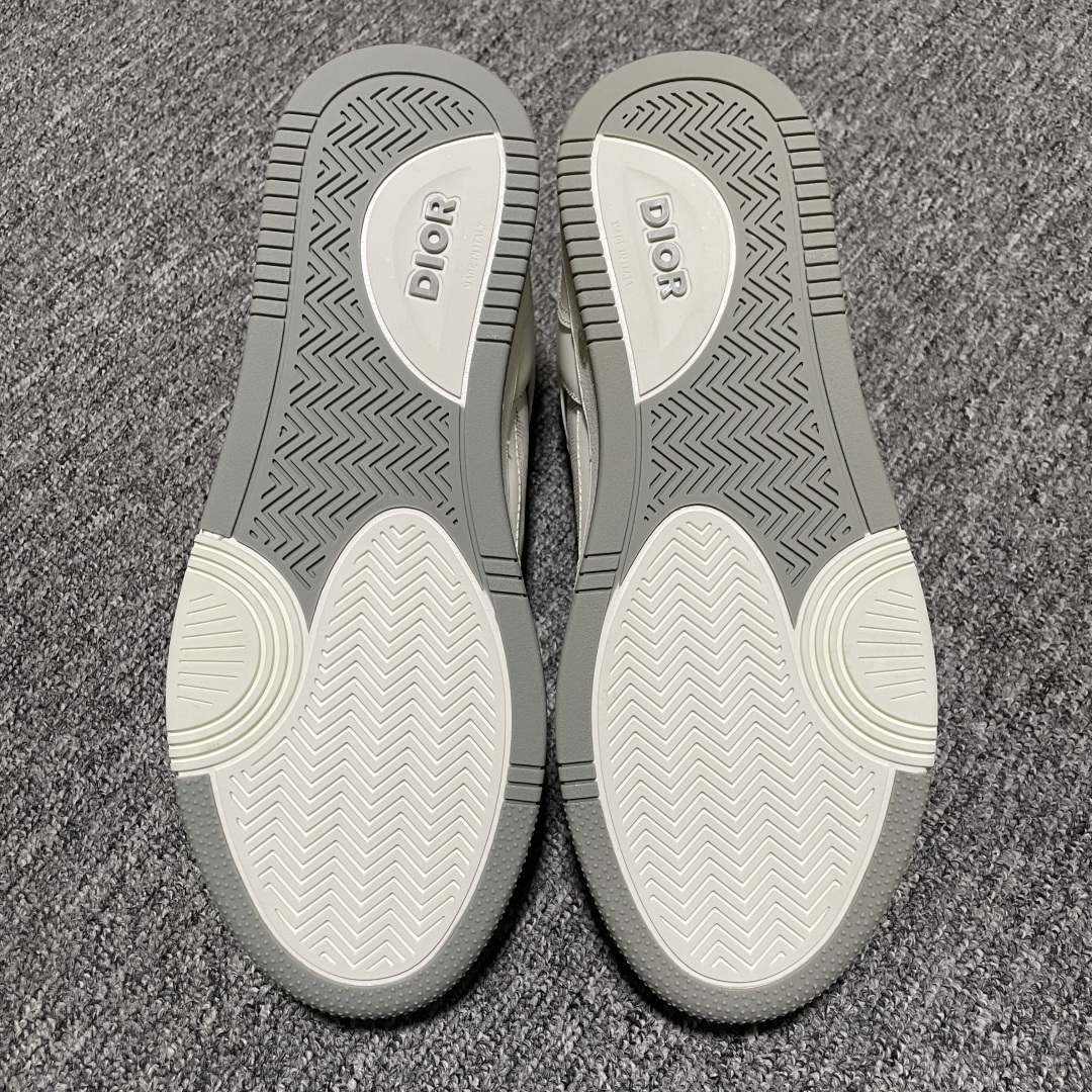 图片[3]-Dior 迪奥 B27低帮休闲板鞋 海淘代购同渠道品质 高端零售 外贸充正专供 原版购入开发 ZP级全套包装 完美楦型 正确卡色 大底TPU 质感媲美原版 细节与原版一致 请注意区分市面通货材 尺码：38 39 40 41 42 43 44 45 46-选品中心