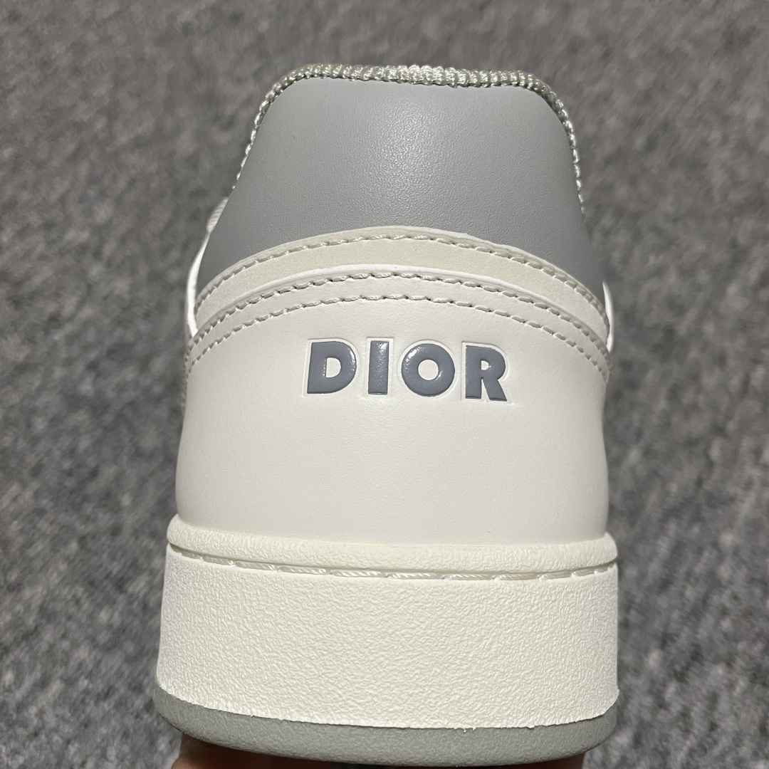 图片[9]-Dior 迪奥 B27低帮休闲板鞋 海淘代购同渠道品质 高端零售 外贸充正专供 原版购入开发 ZP级全套包装 完美楦型 正确卡色 大底TPU 质感媲美原版 细节与原版一致 请注意区分市面通货材 尺码：38 39 40 41 42 43 44 45 46-选品中心