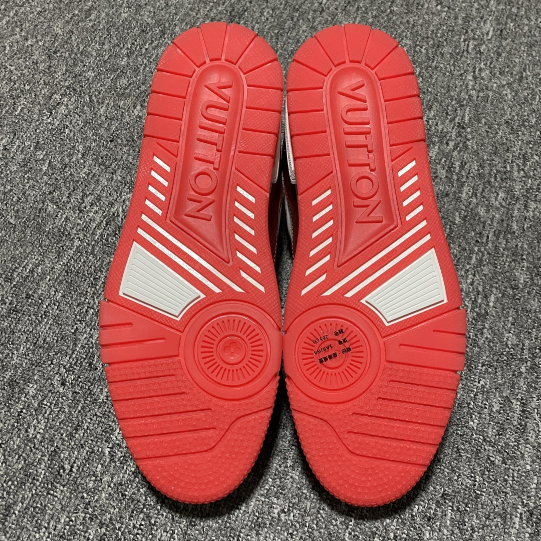 图片[3]-Louis Vuitton 路易威登 LV Trainer 低帮休闲板鞋 海淘代购同渠道品质 高端零售 外贸充正专供 原版购入开发 ZP级全套包装 完美楦型 正确卡色 大底TPU 质感媲美原版 细节与原版一致 请注意区分市面通货材 尺码：38 39 40 41 42 43 44 45 46-选品中心