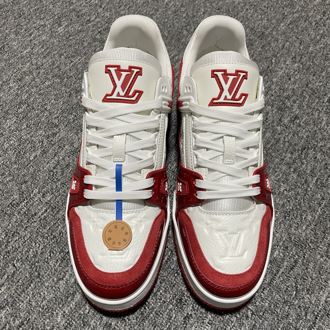Louis Vuitton 路易威登 LV Trainer 低帮休闲板鞋 海淘代购同渠道品质 高端零售 外贸充正专供 原版购入开发 ZP级全套包装 完美楦型 正确卡色 大底TPU 质感媲美原版 细节与原版一致 请注意区分市面通货材 尺码：38 39 40 41 42 43 44 45 46-选品中心
