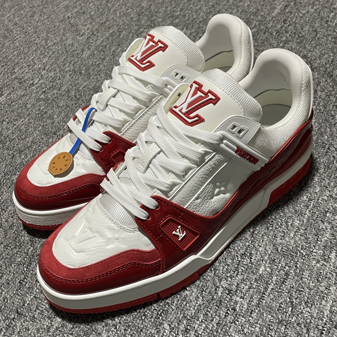 图片[4]-Louis Vuitton 路易威登 LV Trainer 低帮休闲板鞋 海淘代购同渠道品质 高端零售 外贸充正专供 原版购入开发 ZP级全套包装 完美楦型 正确卡色 大底TPU 质感媲美原版 细节与原版一致 请注意区分市面通货材 尺码：38 39 40 41 42 43 44 45 46-选品中心