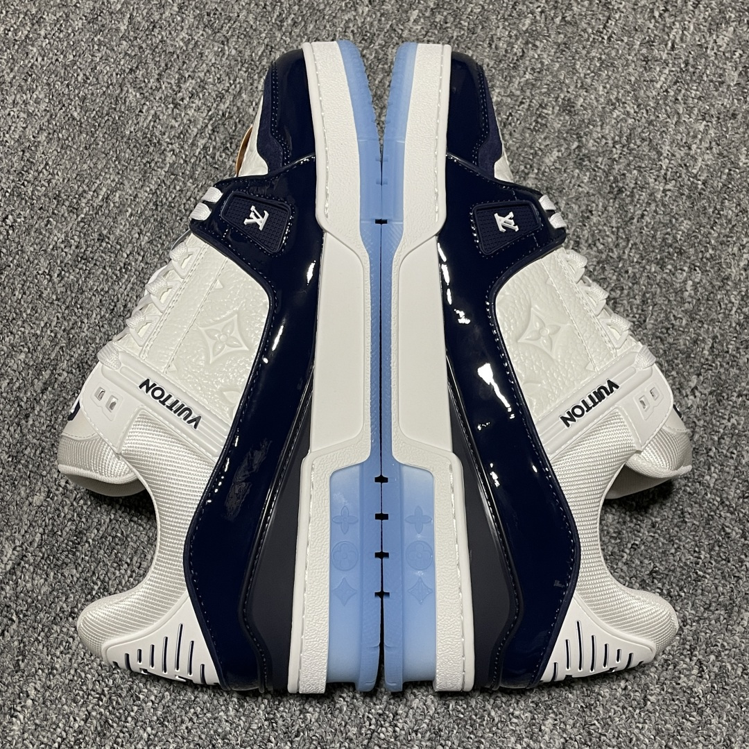 图片[2]-Louis Vuitton 路易威登 LV Trainer 低帮休闲板鞋 海淘代购同渠道品质 高端零售 外贸充正专供 原版购入开发 ZP级全套包装 完美楦型 正确卡色 大底TPU 质感媲美原版 细节与原版一致 请注意区分市面通货材 尺码：38 39 40 41 42 43 44 45 46-选品中心