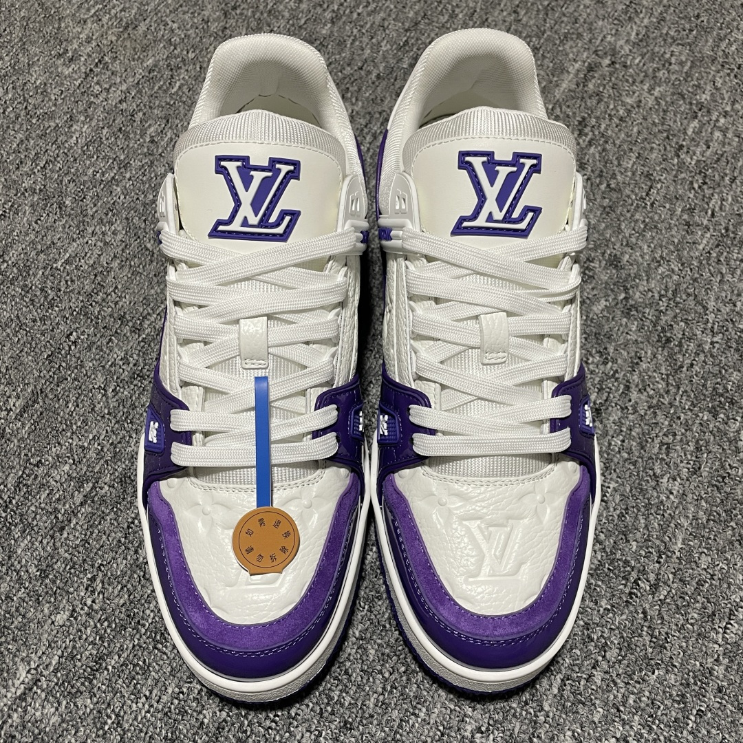 Louis Vuitton 路易威登 LV Trainer 低帮休闲板鞋 海淘代购同渠道品质 高端零售 外贸充正专供 原版购入开发 ZP级全套包装 完美楦型 正确卡色 大底TPU 质感媲美原版 细节与原版一致 请注意区分市面通货材 尺码:38 39 40 41 42 43 44 45 46-选品中心
